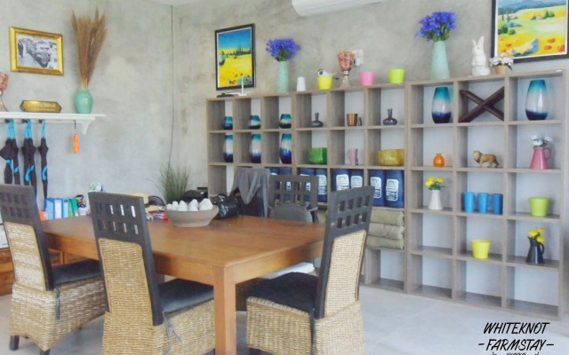 White Knot Khao Yai