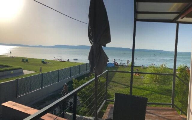 Hullám Apartman