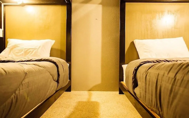 Stamp Hostel - Adults Only