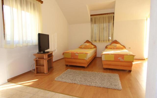 Apartmani I Sobe Milojevic