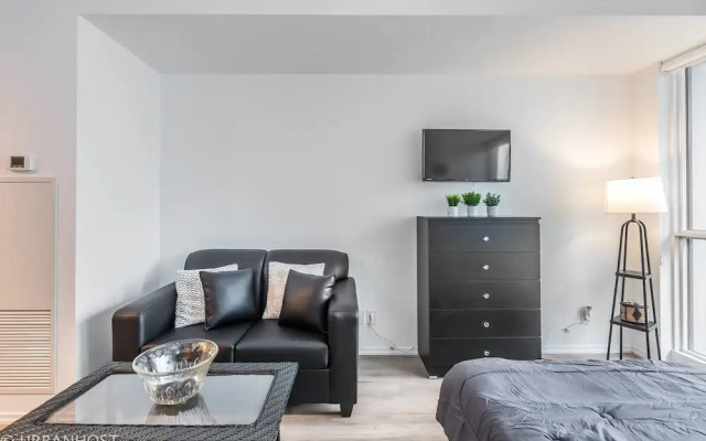 54th Floor, Executive Poshdowntown