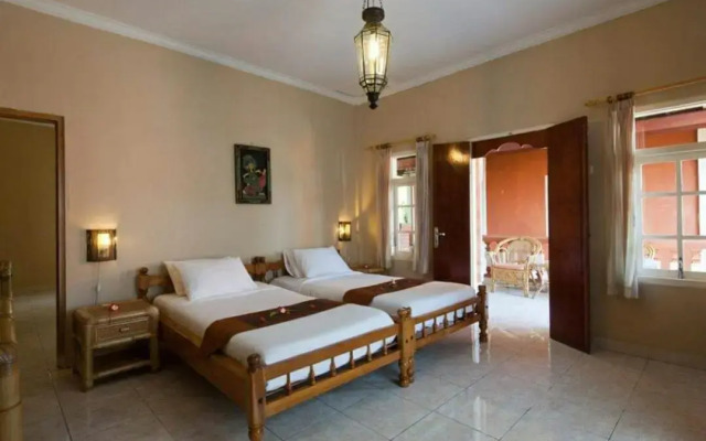 Chonos Hotel Lovina