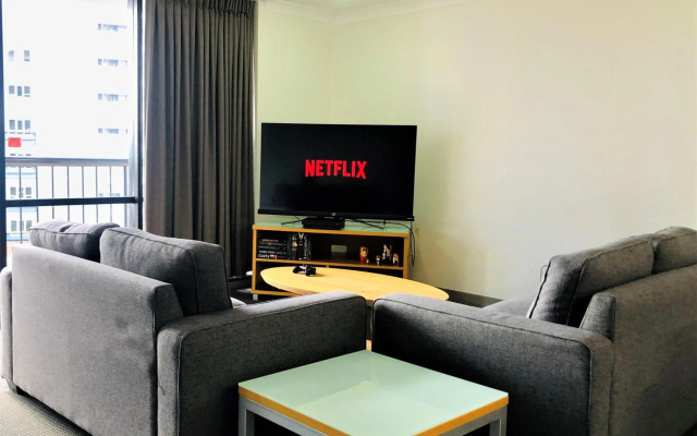 Central Hillcrest Apartment Hotel
