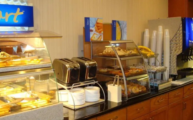 Holiday Inn Express Hotel & Suites Omaha - Southwest