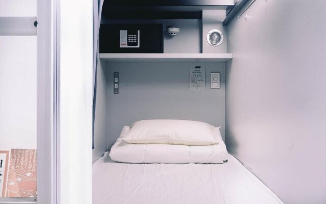 Book & Bed Tokyo Shinsaibashi - Hostel