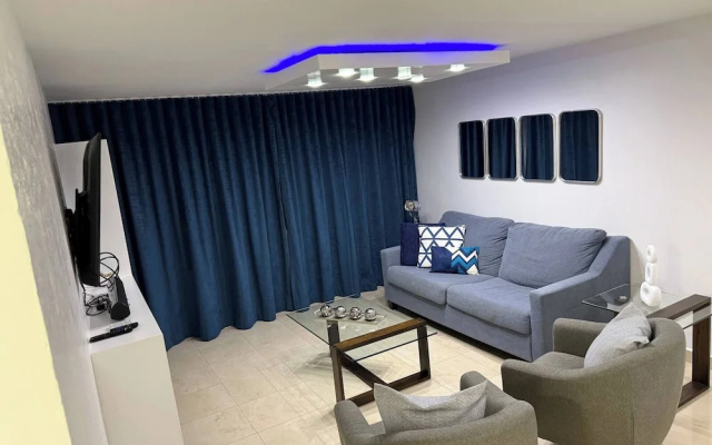 Isla Verde Beachfront Retreat With Parking