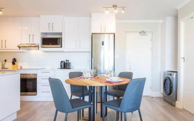 The Paragon Cosmo Sanctuary Sophisticated Mountain & City Views