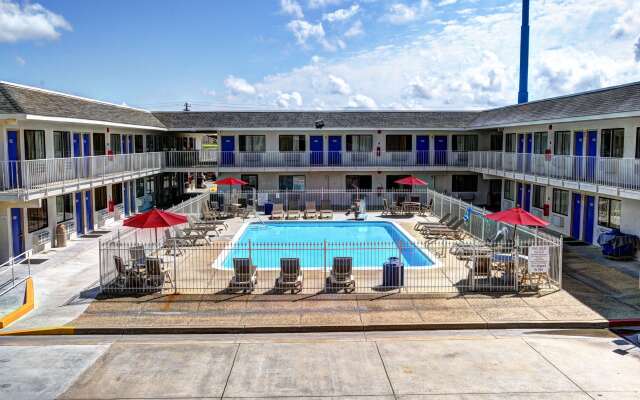 Motel 6 Slidell, LA - New Orleans