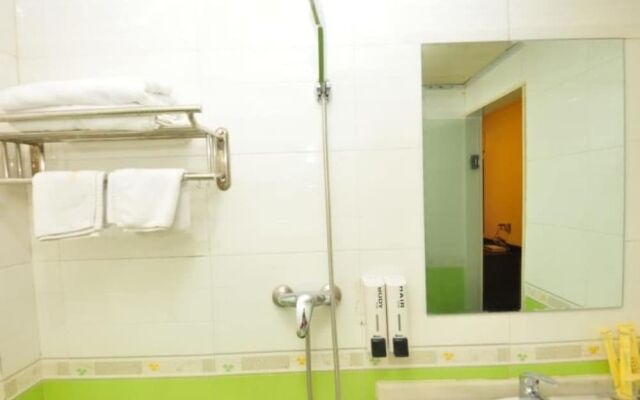 Yimi Hotel Sanyuanli Metro Station