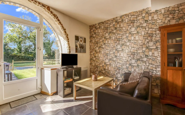 Welcoming Holiday Home in Brainville With Fenced Garden