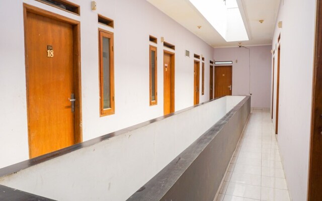 Srimahi Residence by OYO Rooms