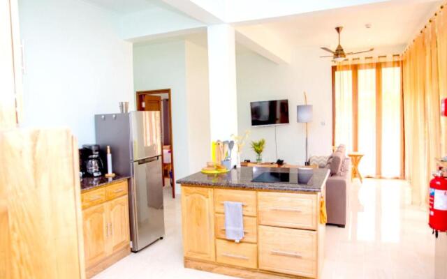 One bedroom appartement at Au cap 100 m away from the beach with enclosed garden and wifi