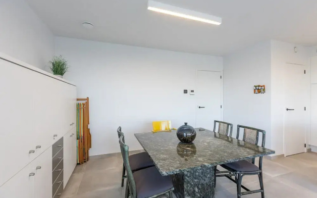 Newly Built Flat Near the City Centre