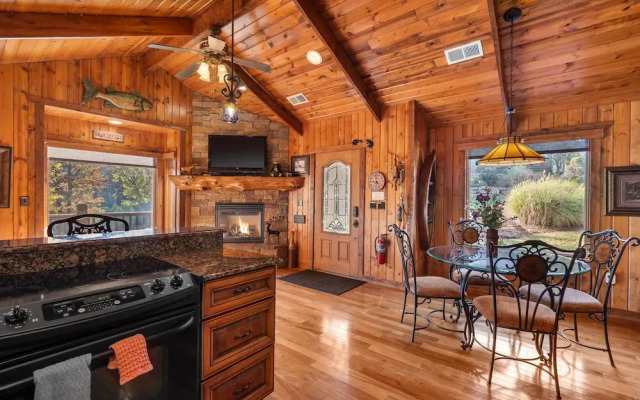 The Cabin at Rock Canyon