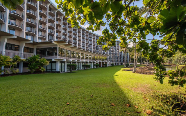 Hilo Hawaiian Hotel, Trademark Collection by Wyndham