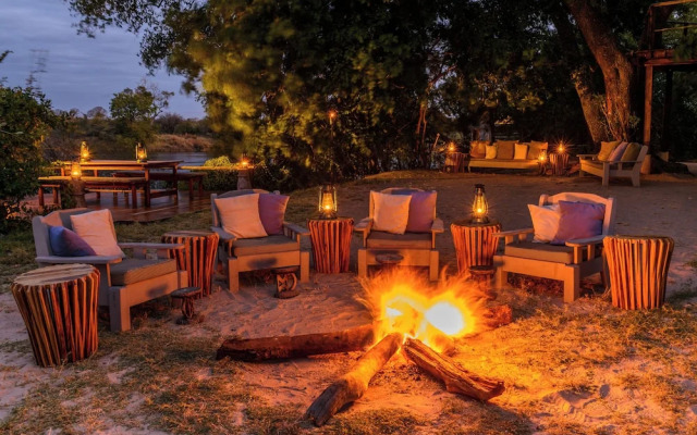 Sindabezi Island Camp