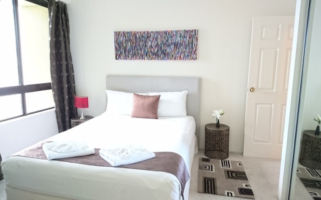 Surfers Hawaiian Holiday Apartments – Guest Rooms – Gold Coast