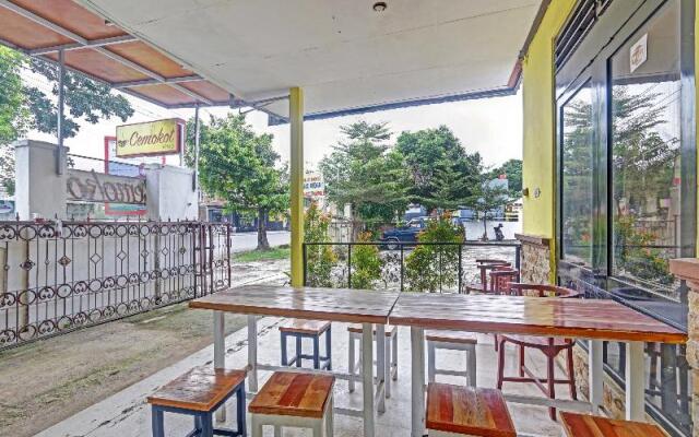 OYO 90446 Hotel Pajang Indah