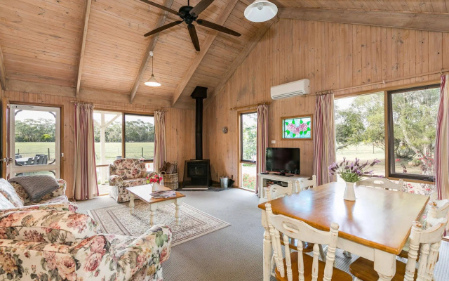 Freshwater Creek Cottages and Farm Stay – Guest Rooms – Freshwater Creek