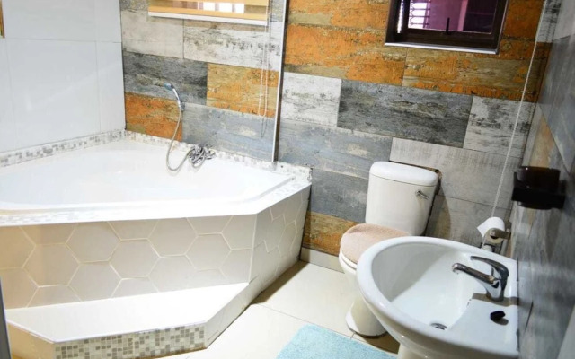 Unathi Guest Lodge