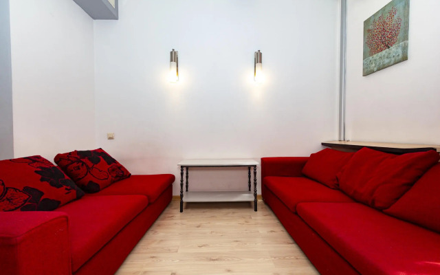 Lighthouse on 87 Gogol Street