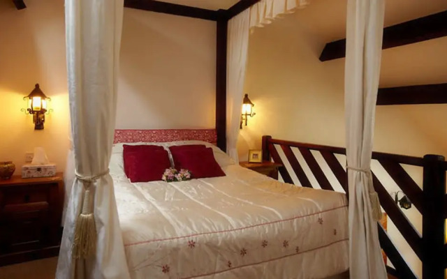 Milton's Country Lodge