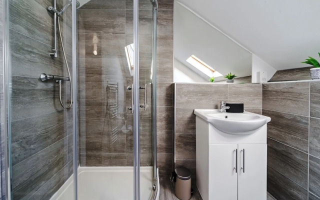 Whitchurch Road Retreat in Cardiff
