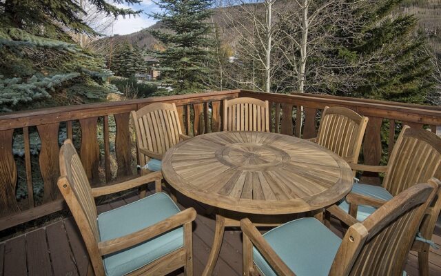 2109 B Chamonix 4 Bedroom Home by RedAwning