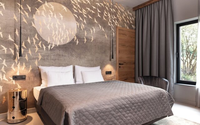 EAST GOING TRIPLE A Apartments