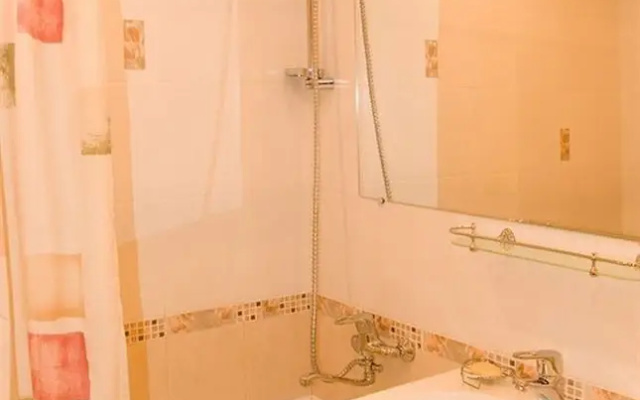 Apartment Megapolis On Koltsovskaya 30A