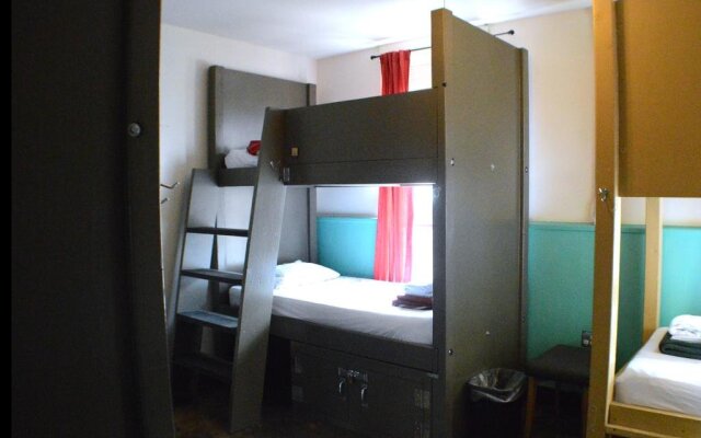 Firehouse Hostel & Lounge