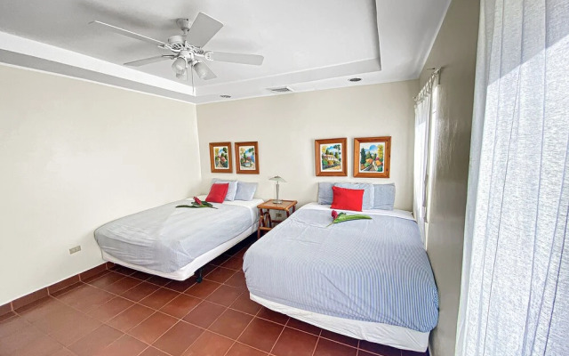 Sea Vue Luxury Vacation Condominiums