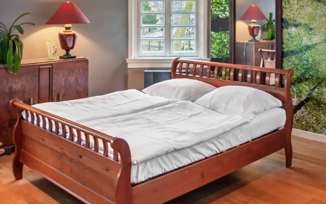 Simplictic Holiday Home in Emmen near Forest