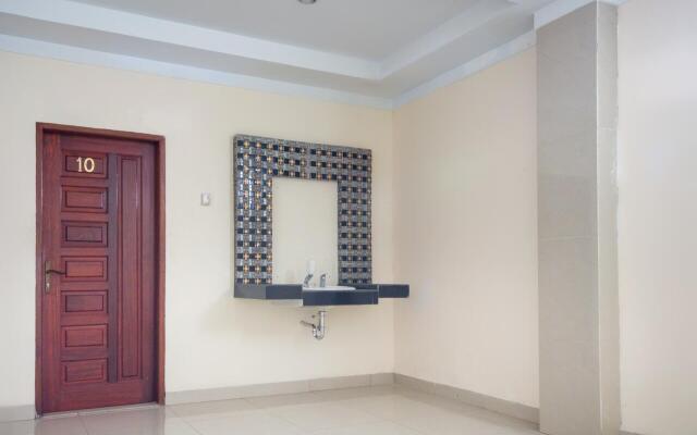 OYO 3023 Yellow Residence