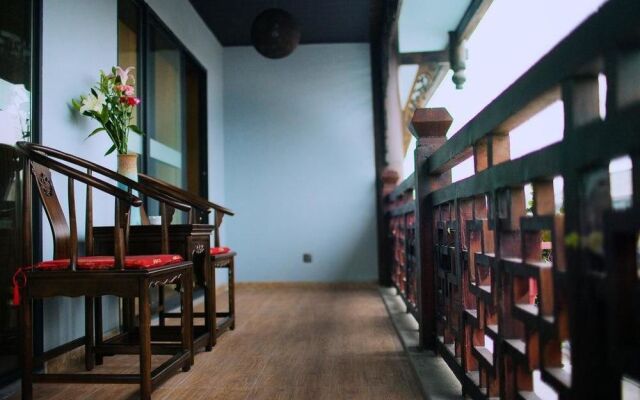 Huanglong Impression Hotel