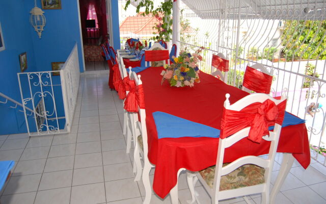 PinkHibiscus Guest House