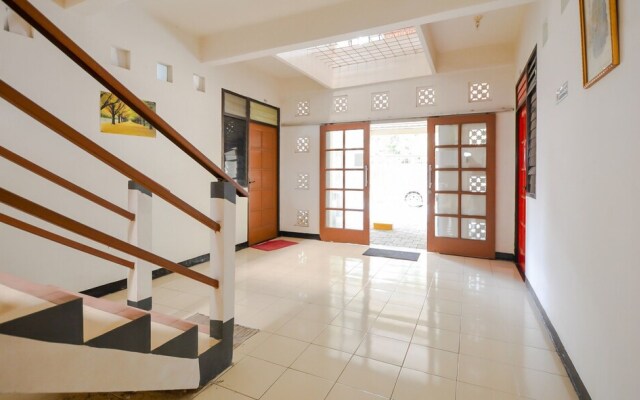 ZEN Rooms Basic near BTC