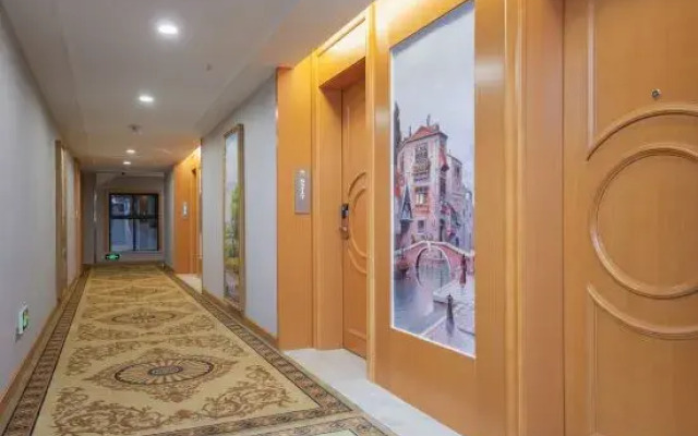 Vienna Hotel (Huangmei Store)
