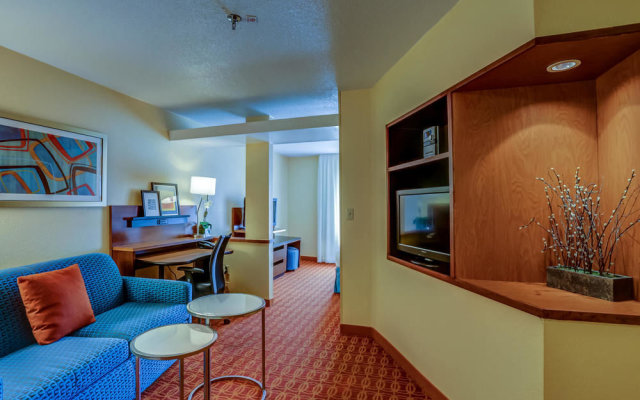 Cedar Inn And Suite
