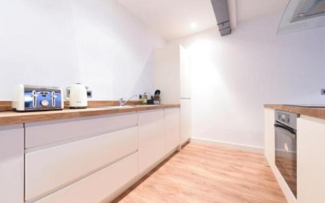 Converted warehouse Slps 14 (38 A1)