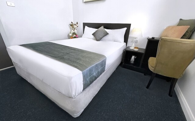 Commercial Hay Hotel