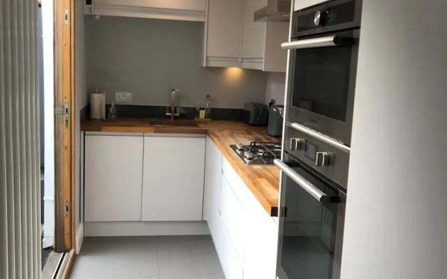 Modern and Stylish 2 Bedroom House in Brighton