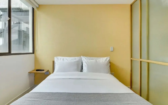 w Startling 2BR Apartment in Trendy Zona T