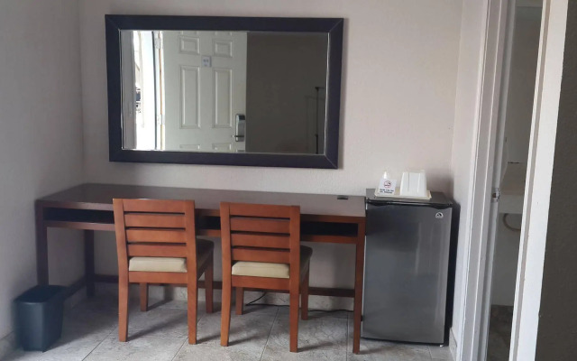 American Regency Inn