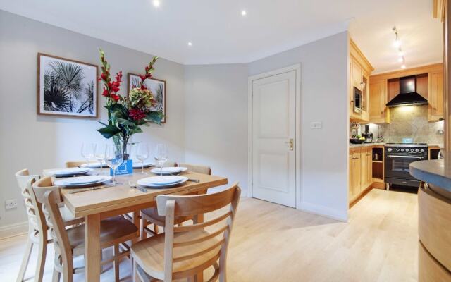 The Gloucester Road Deluxe - JML