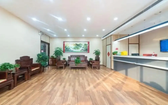 Lianjia Holiday Hotel(Jigang Senior High School)
