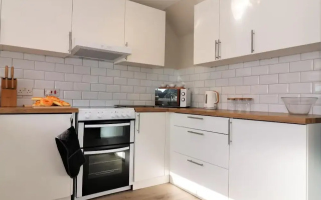 Honeywell House - Airdrie