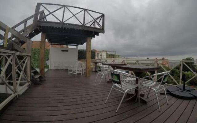 Lobo Hostel