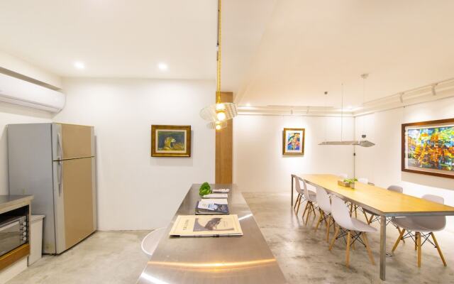 OwlStay Jiufen Green Ray