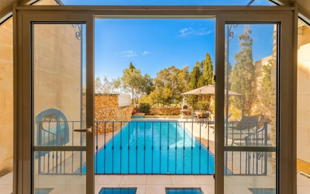 Dionisia Gozitan Villa and Pool